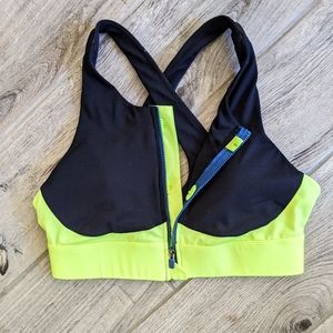 NWOT Fabletics zip front sports bra, M